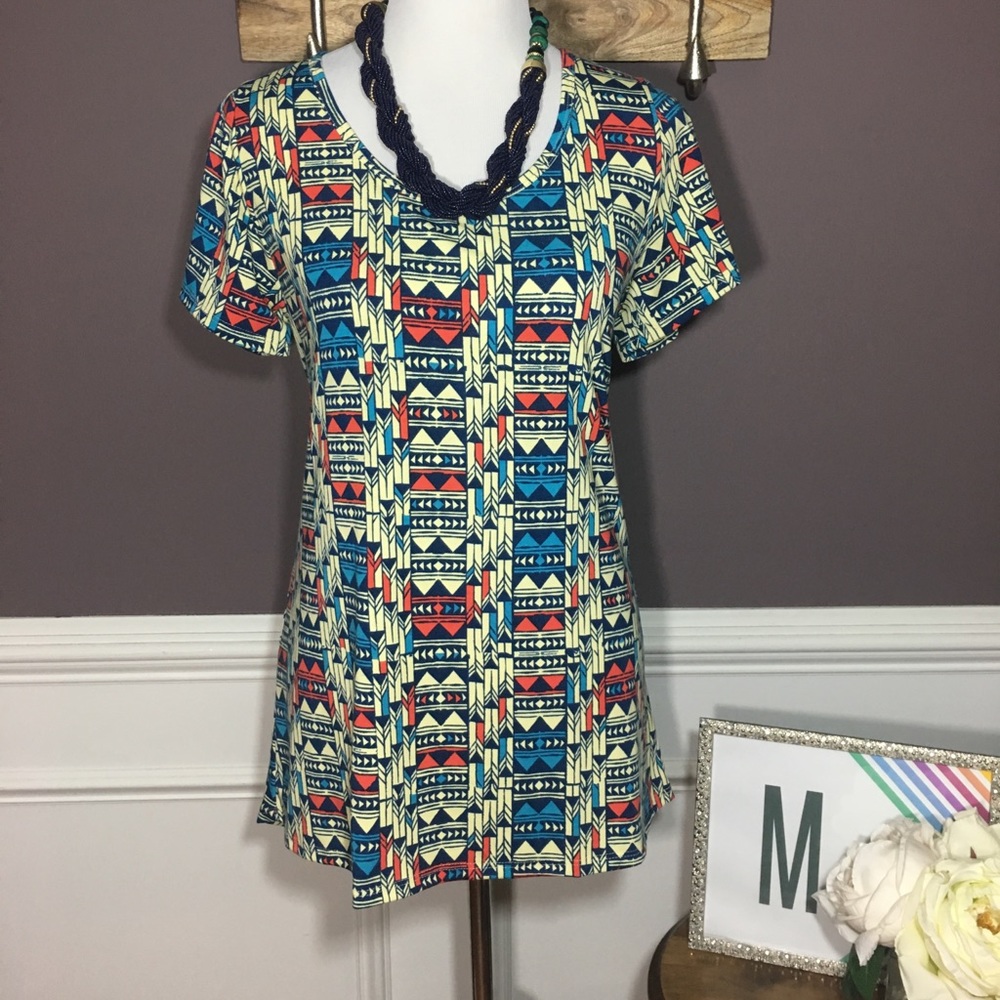 LuLaRoe Classic T (M)
